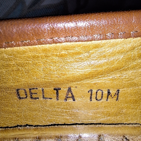 A pair of Sandro comfortwalk men's Delta leather loafers in a size 10M. - Picture 12 of 13